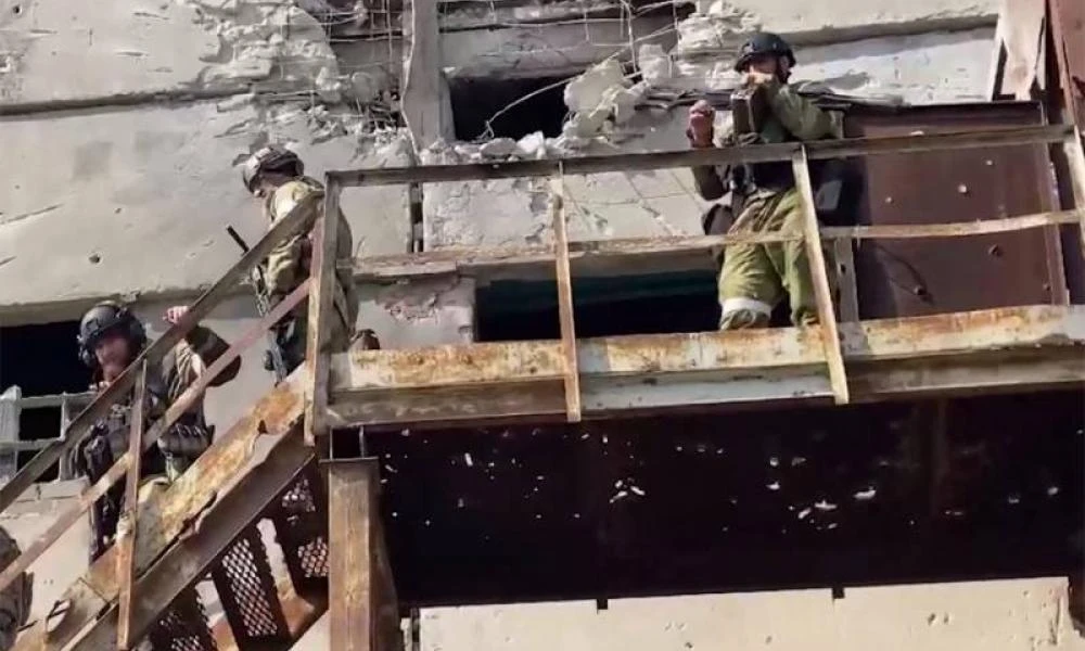 Μπήκαν στο λιμάνι της Μαριούπολης! Έμεινε μονάχα τo Azovstal (Βίντεο)